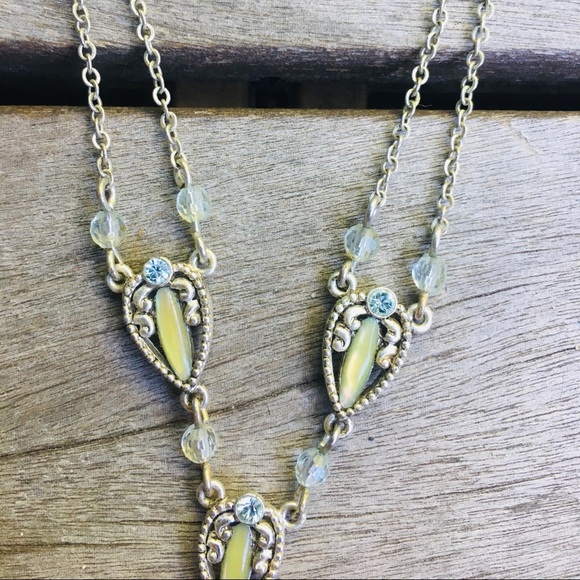 Vintage looking neaklace! 💋 - Picture 3 of 4